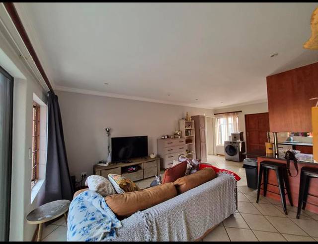 2 BEDROOM PROPERTY TO RENT IN COUNTRY VIEW ESTATE